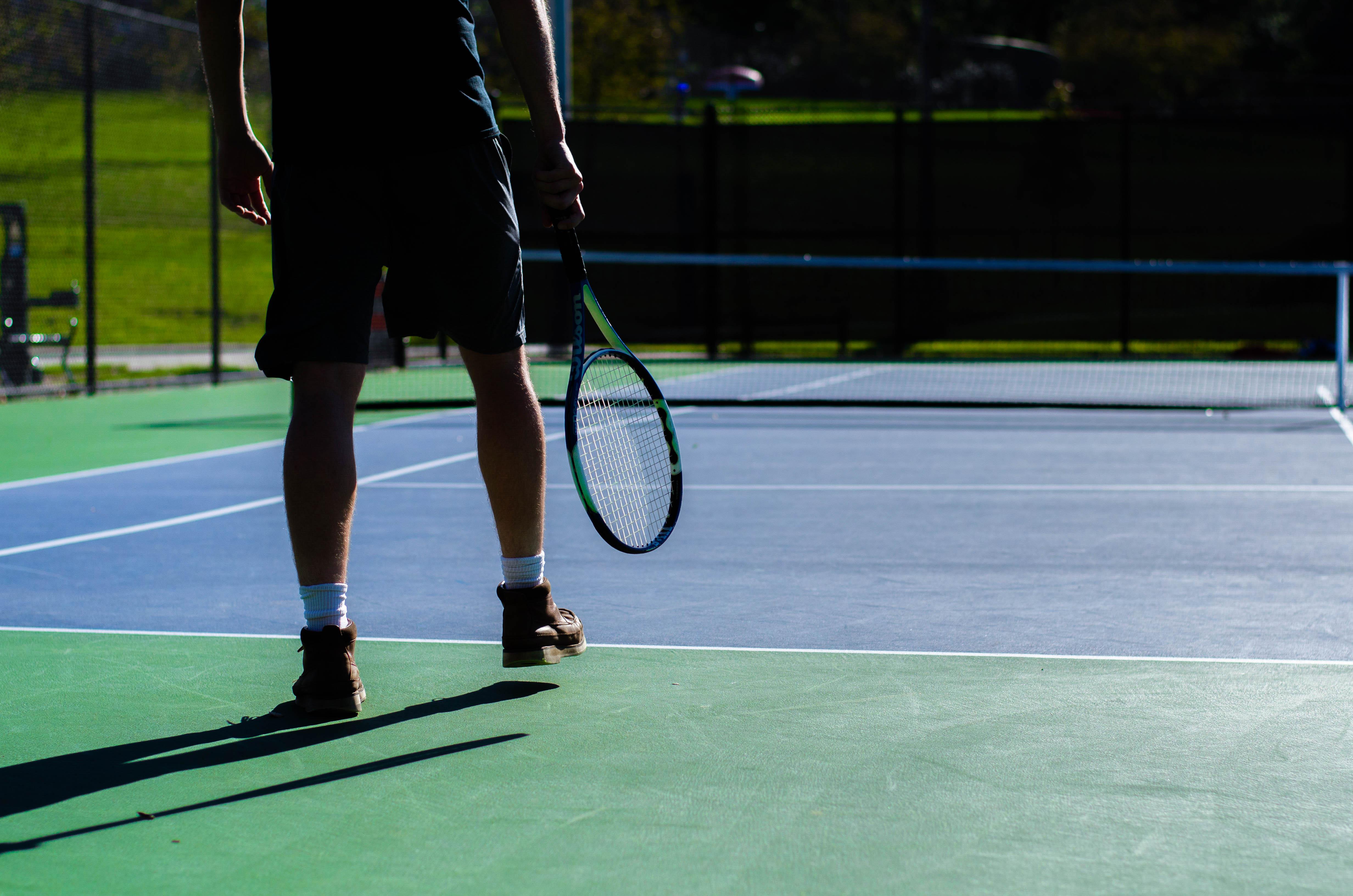 tennis courts shadows